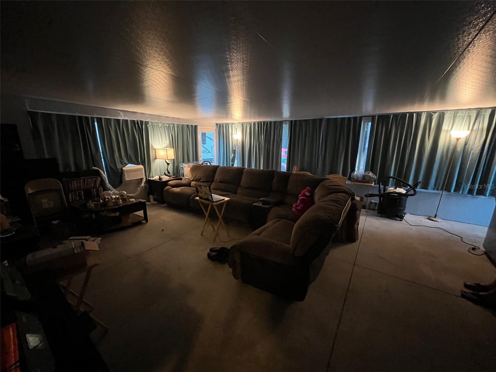 BELLEVIEWS SUNNY SKIES - Residential