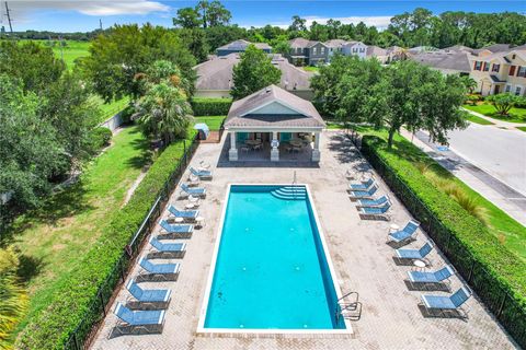 A home in WINTER HAVEN