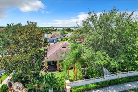 A home in WINTER HAVEN