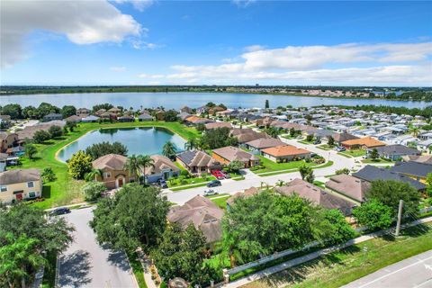 A home in WINTER HAVEN