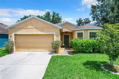 A home in WINTER HAVEN