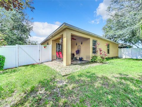 A home in WINTER HAVEN