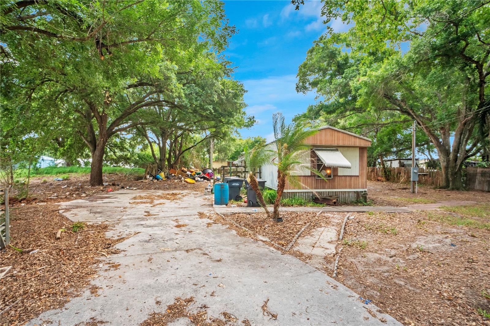 124 6TH WAHNETA STREET W