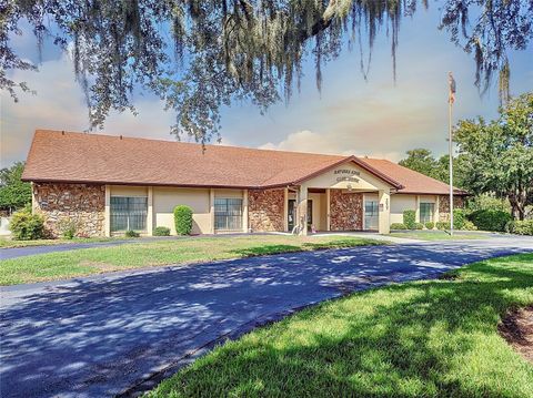 A home in LAKE WALES