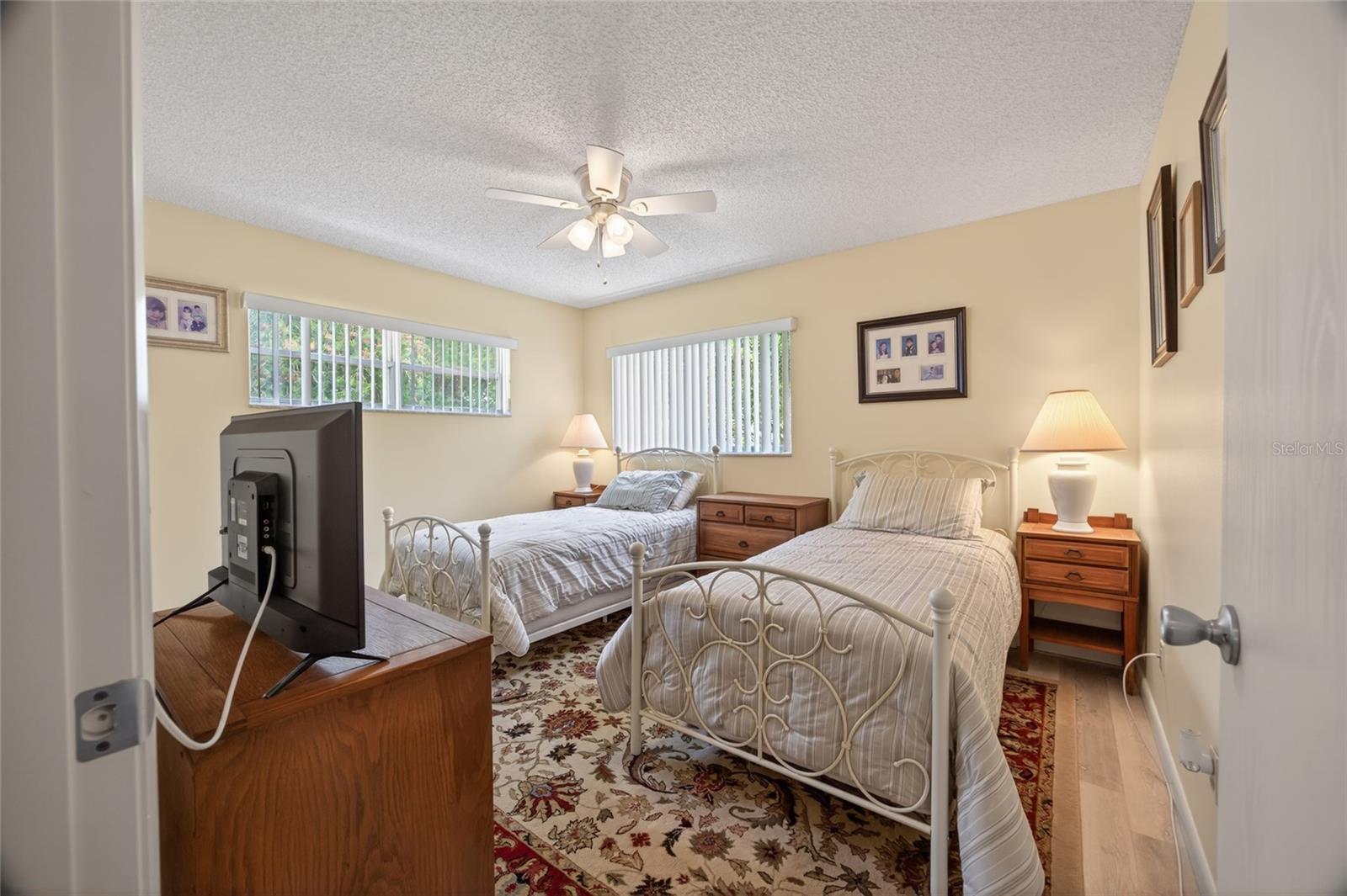 ON TOP/THE WORLD CENTRAL REPLA - Residential