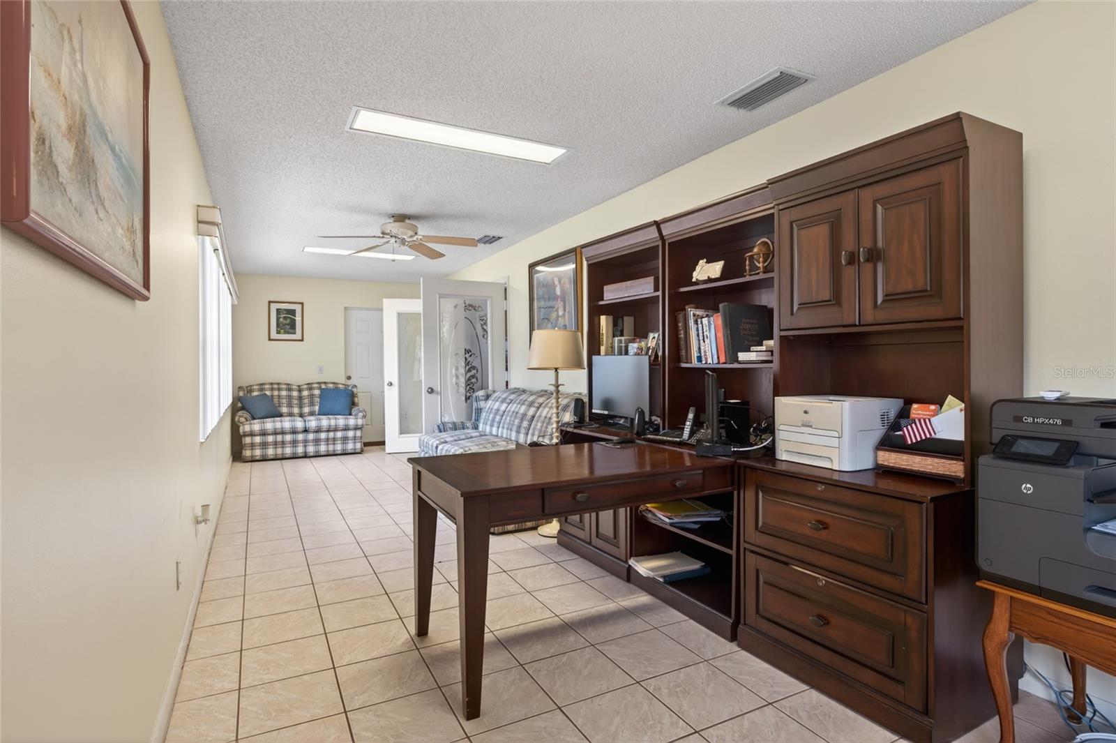 ON TOP/THE WORLD CENTRAL REPLA - Residential