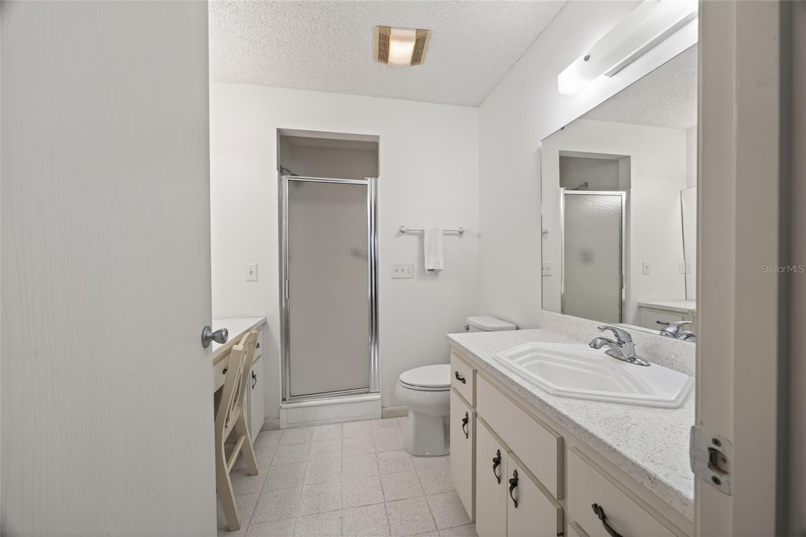 ON TOP/THE WORLD CENTRAL REPLA - Residential