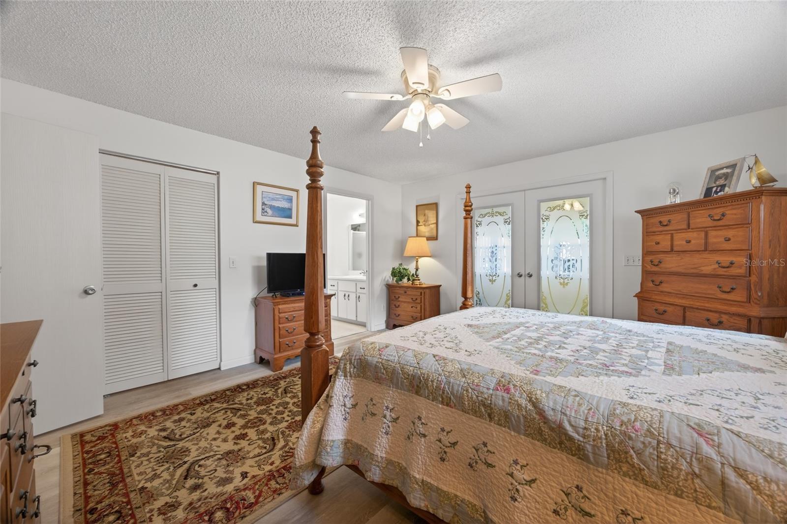 ON TOP/THE WORLD CENTRAL REPLA - Residential