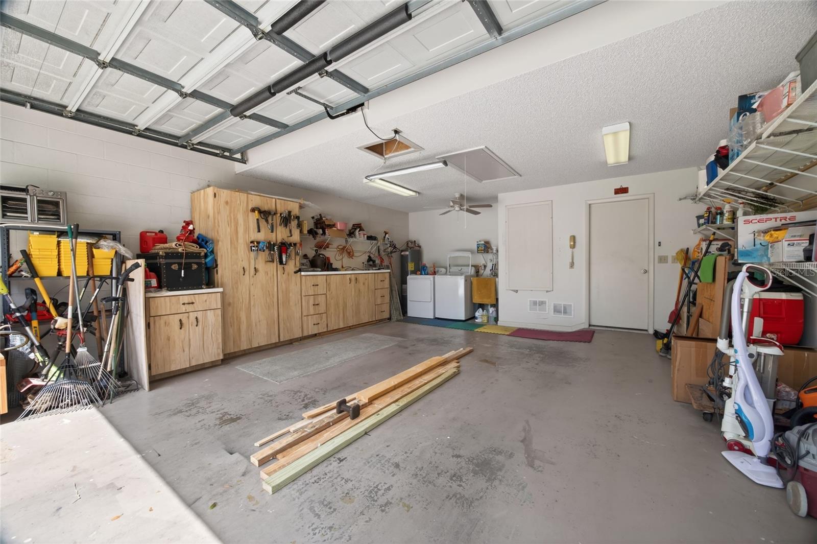 ON TOP/THE WORLD CENTRAL REPLA - Residential