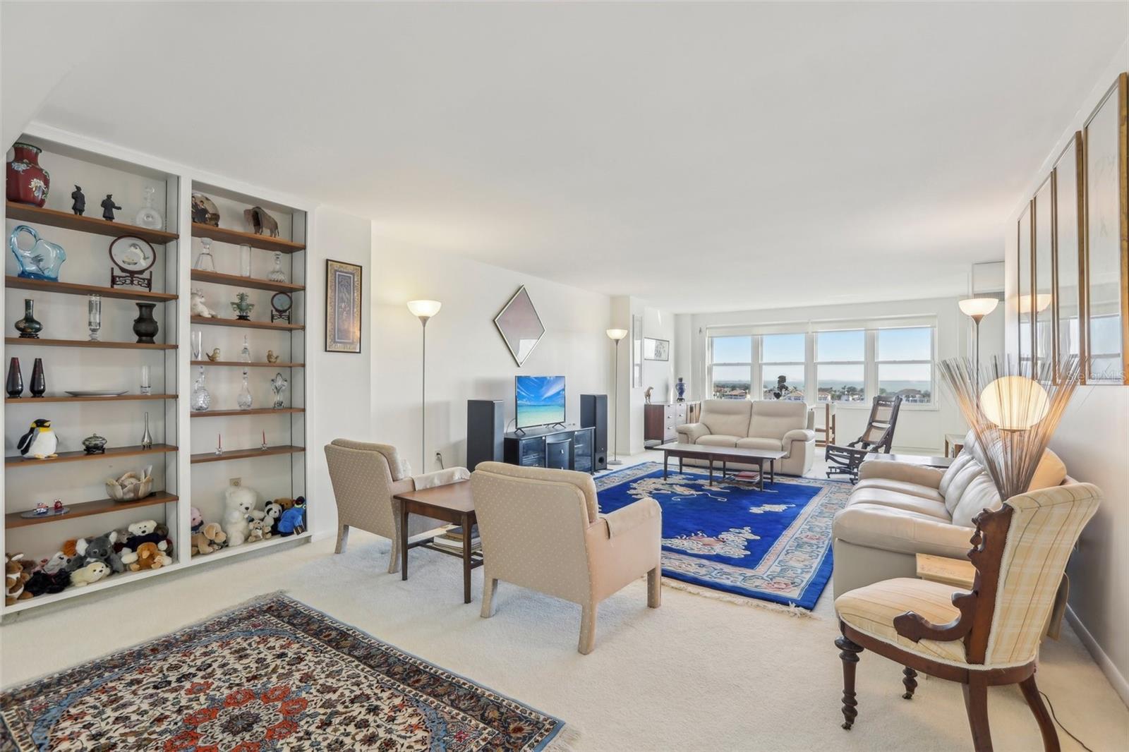 5200 BRITTANY DRIVE S 902