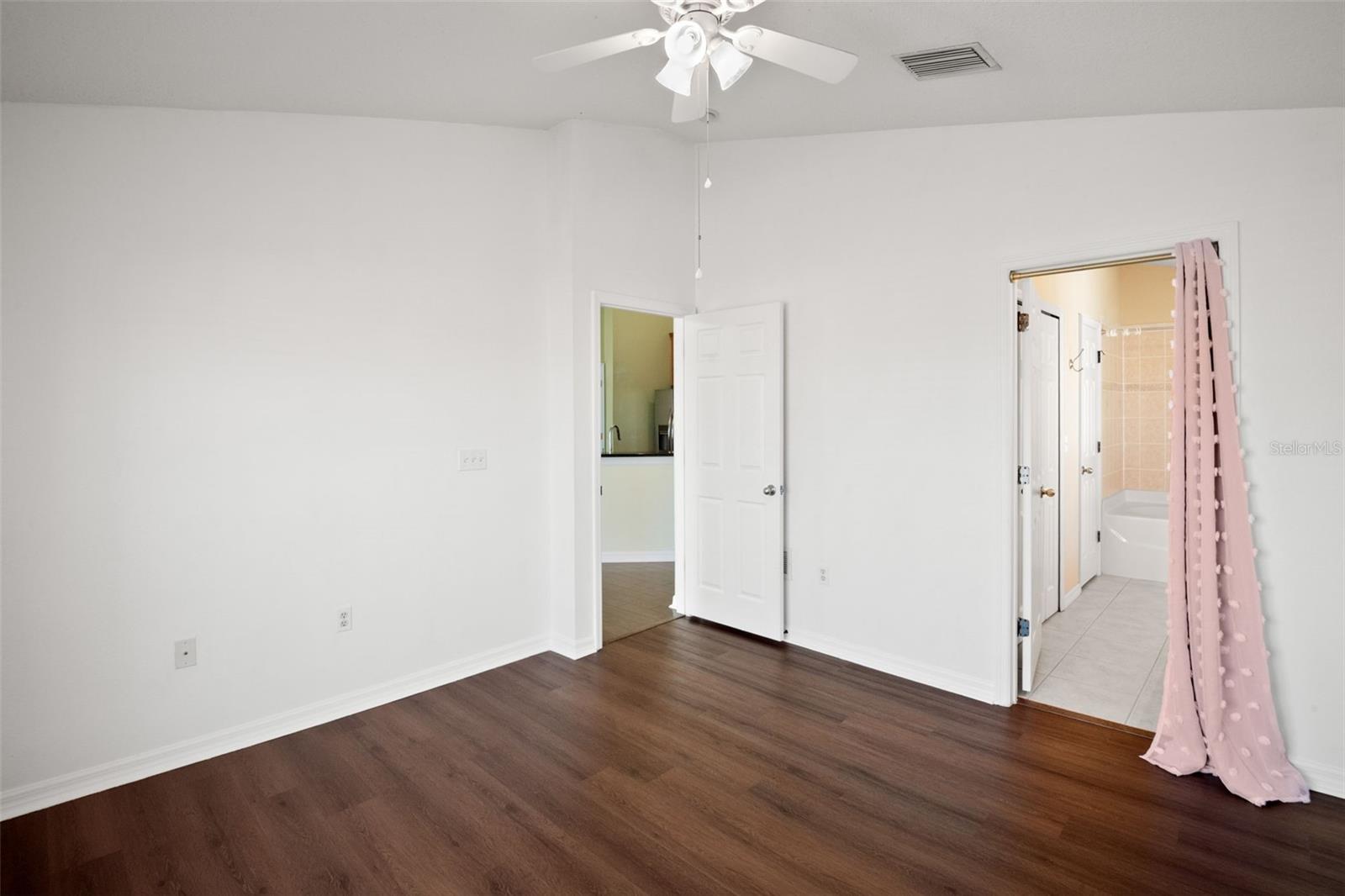 BAY BREEZE COVE - Residential