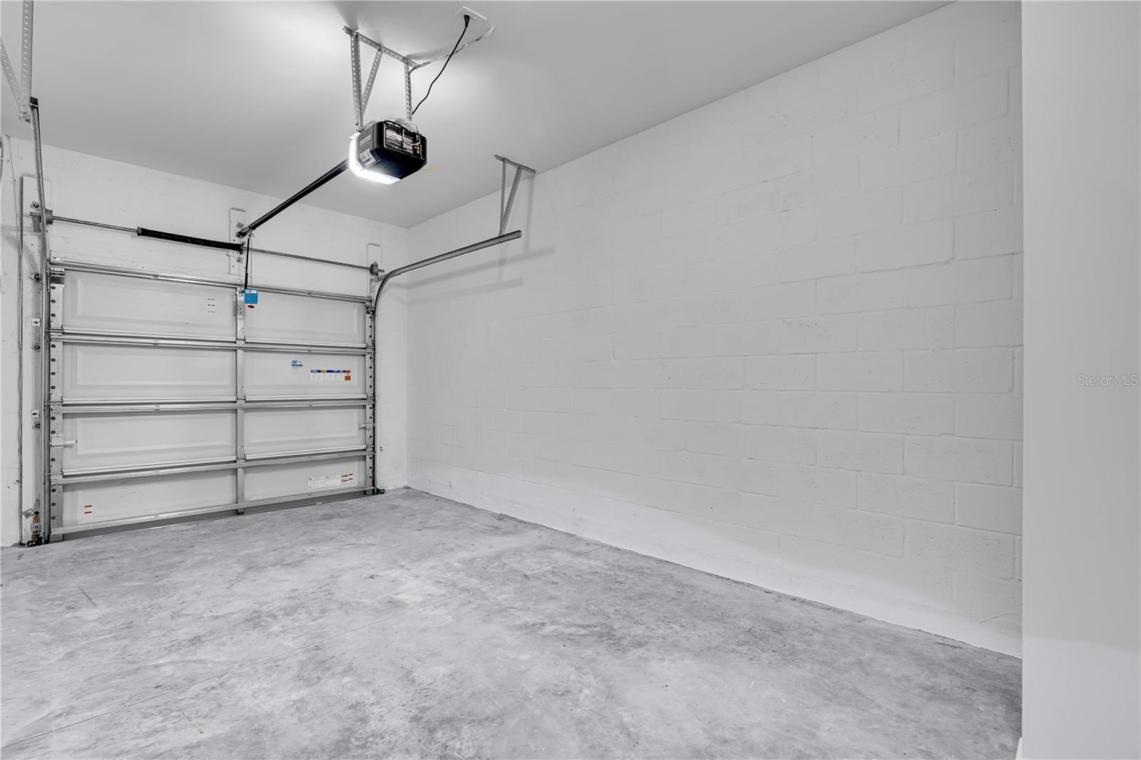 BRENTWOOD TH - Residential Lease