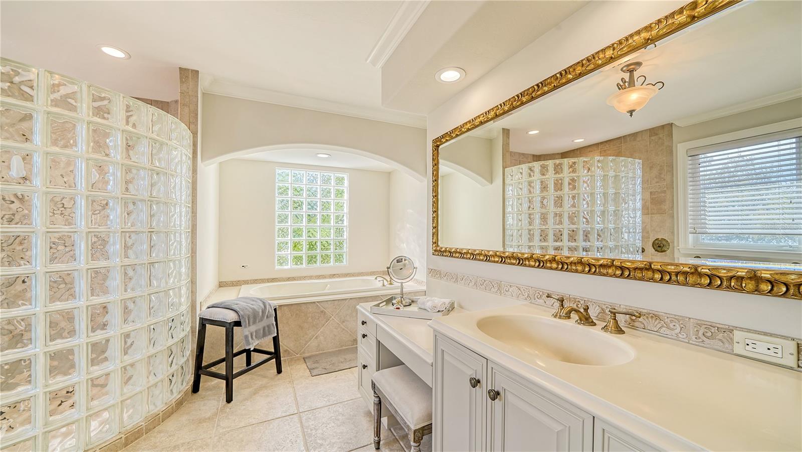 OCEAN VIEW - Residential