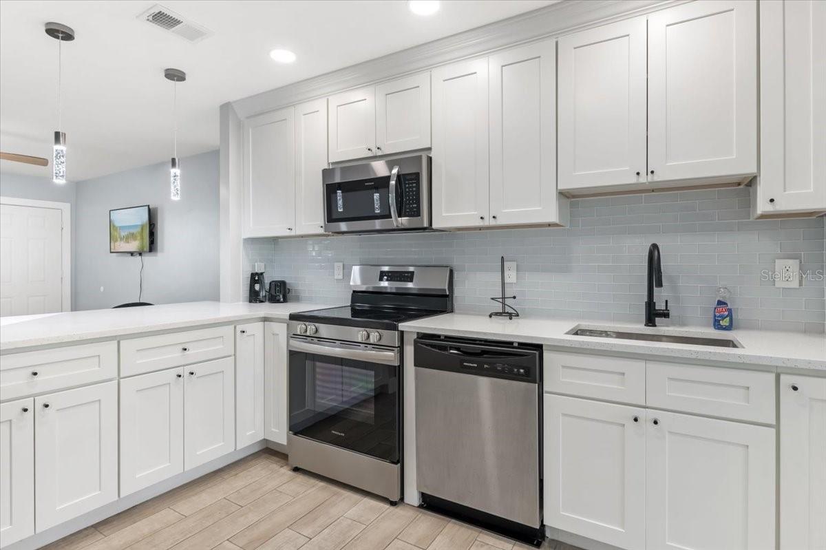 300 & 302 BRIARWOOD ROAD, VENICE, FL, 34293 1 300 & 302 BRIARWOOD ROAD