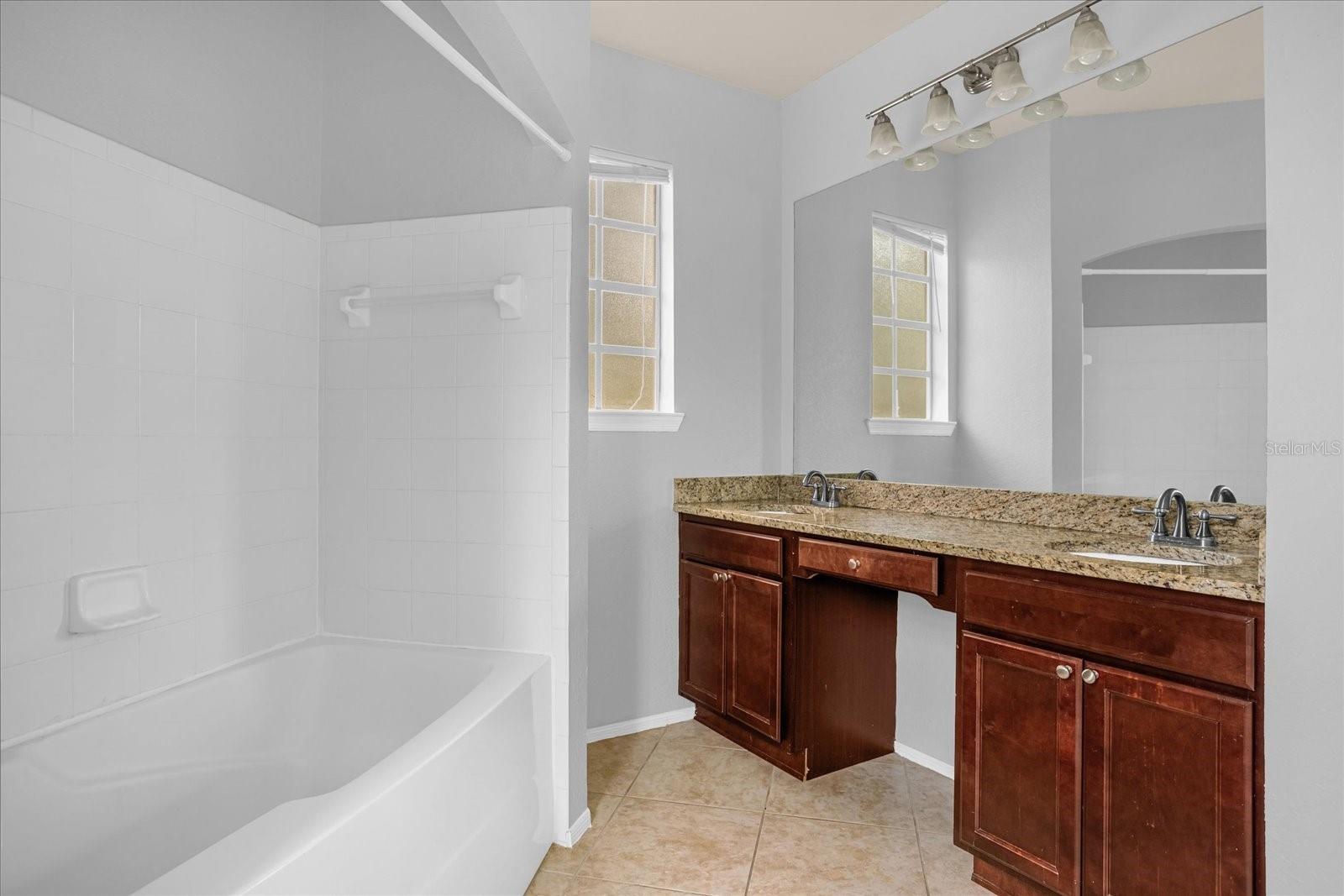 NOTTING HILL A CONDO - Residential