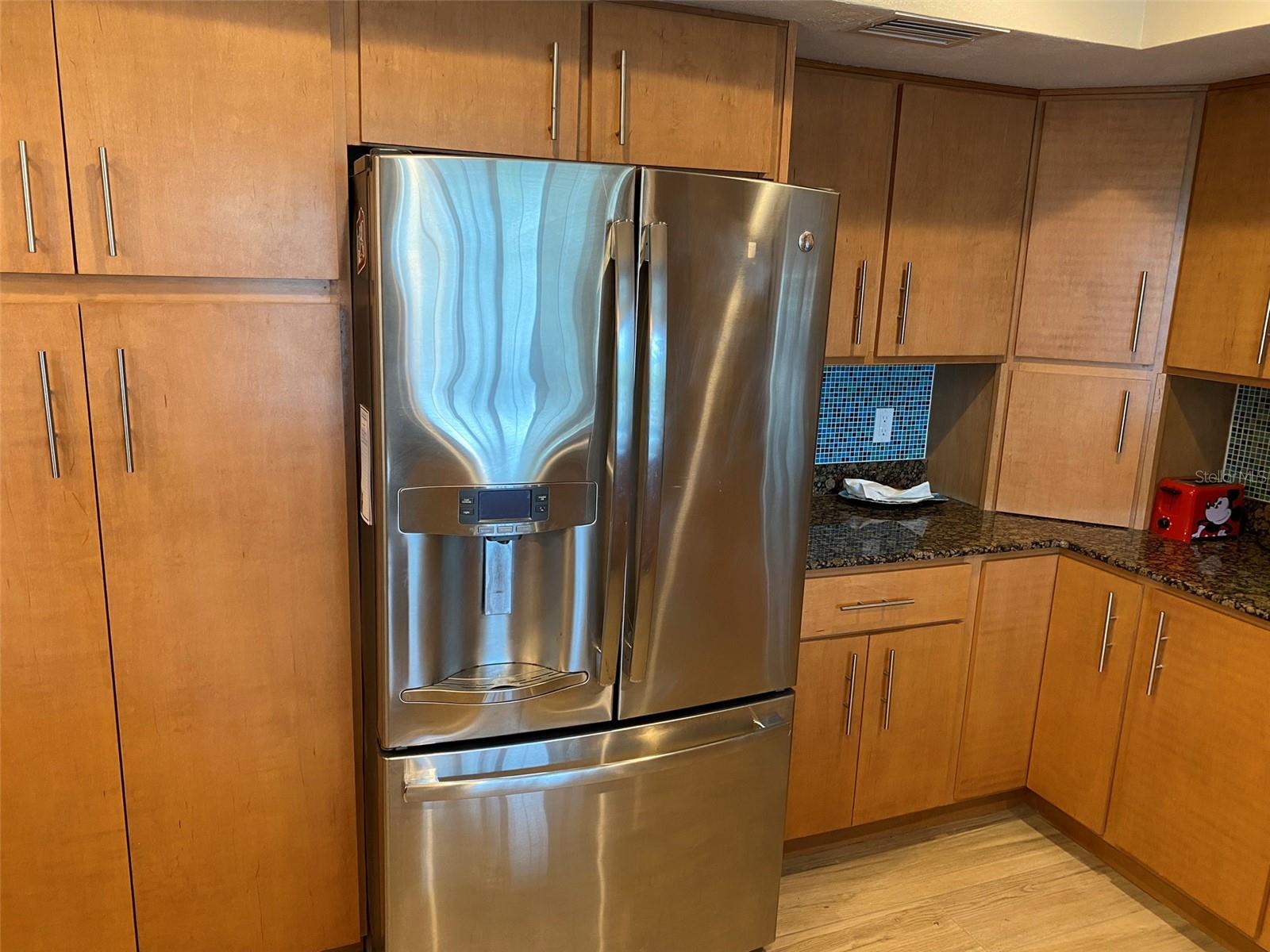VENEZIA UNIT 05 - Residential Lease