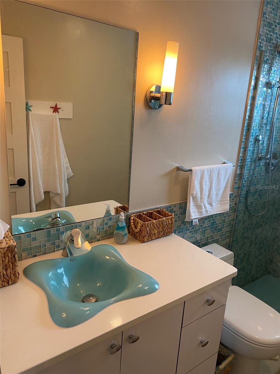 VENEZIA UNIT 05 - Residential Lease
