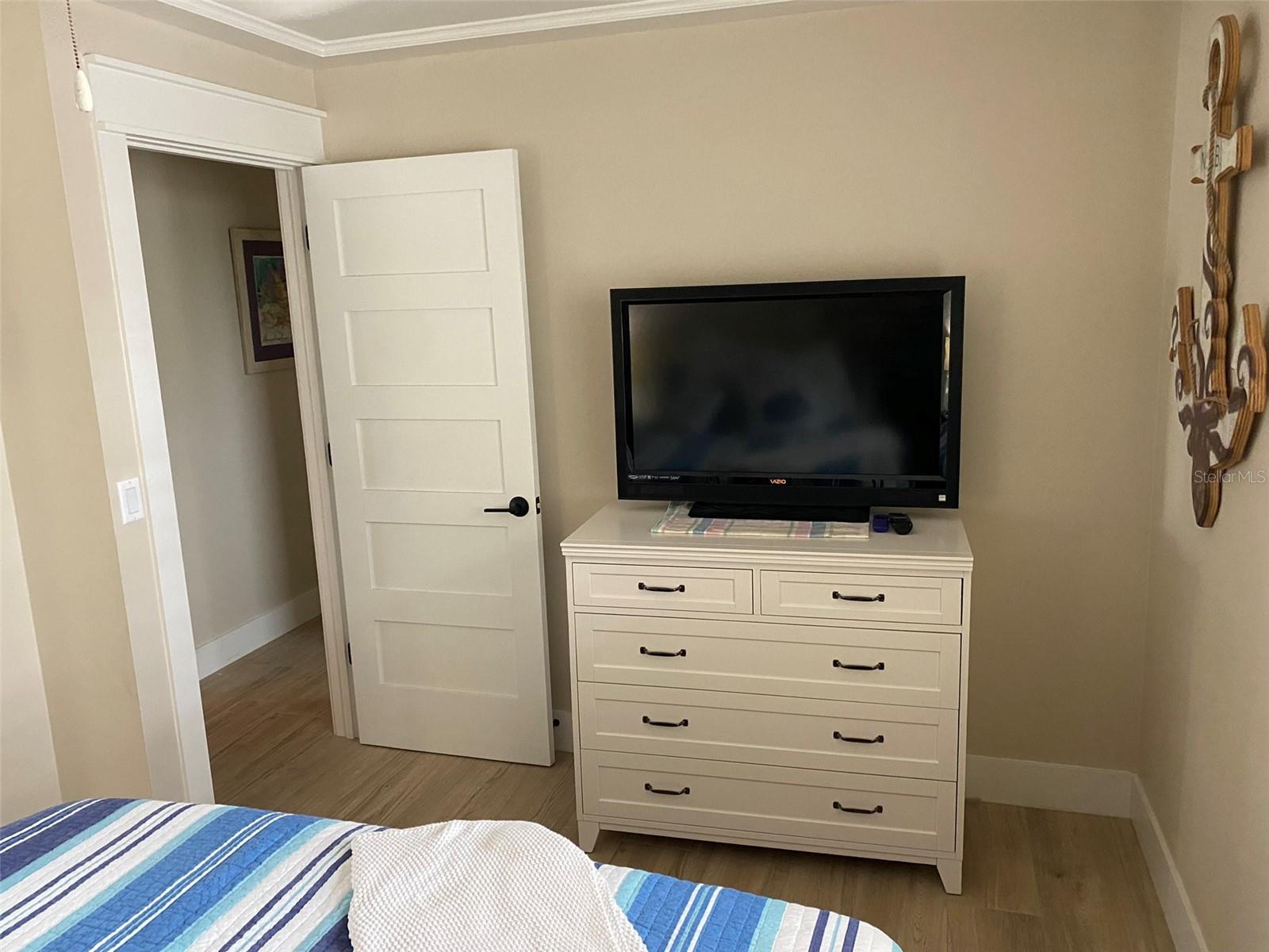 VENEZIA UNIT 05 - Residential Lease