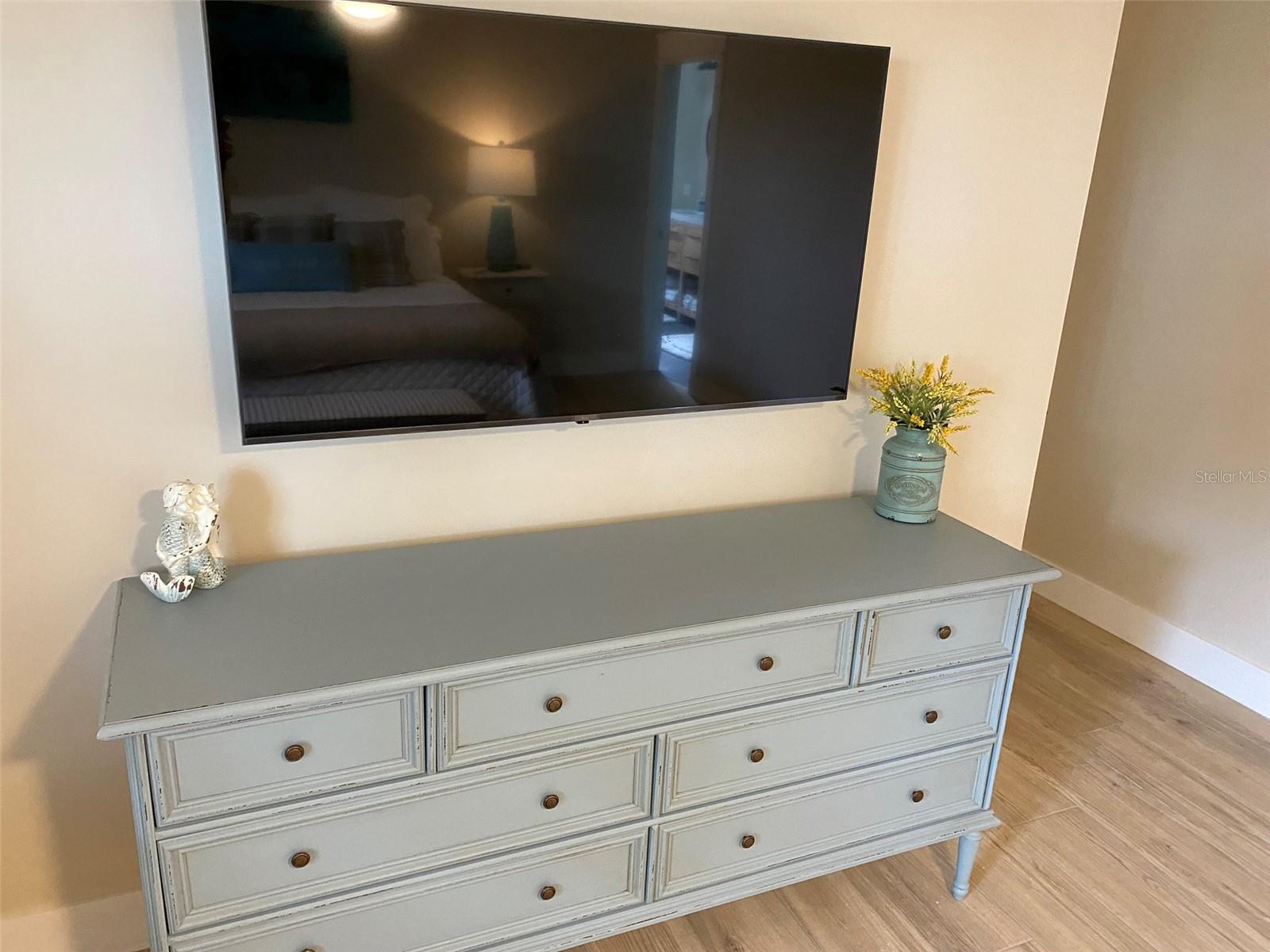 VENEZIA UNIT 05 - Residential Lease