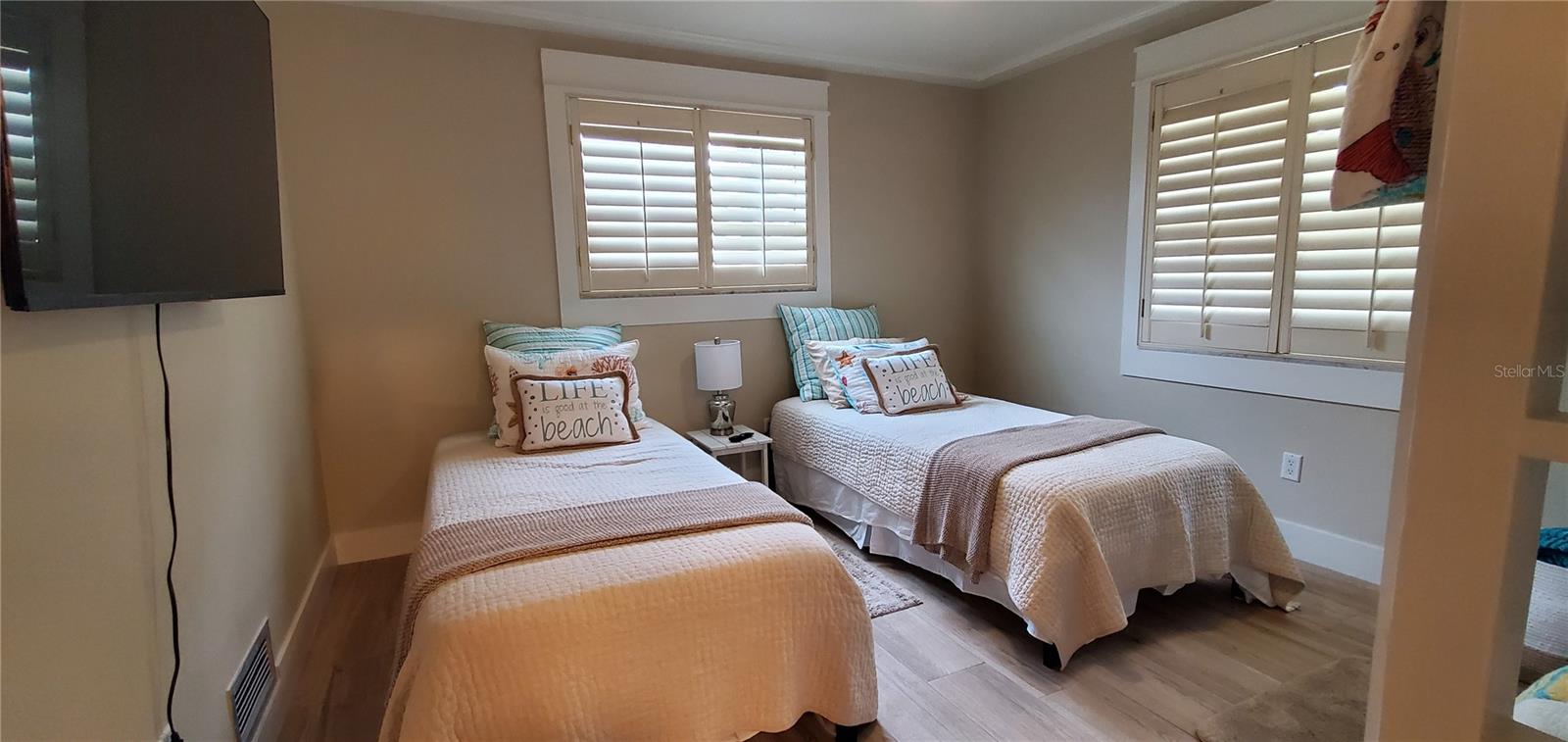 VENEZIA UNIT 05 - Residential Lease