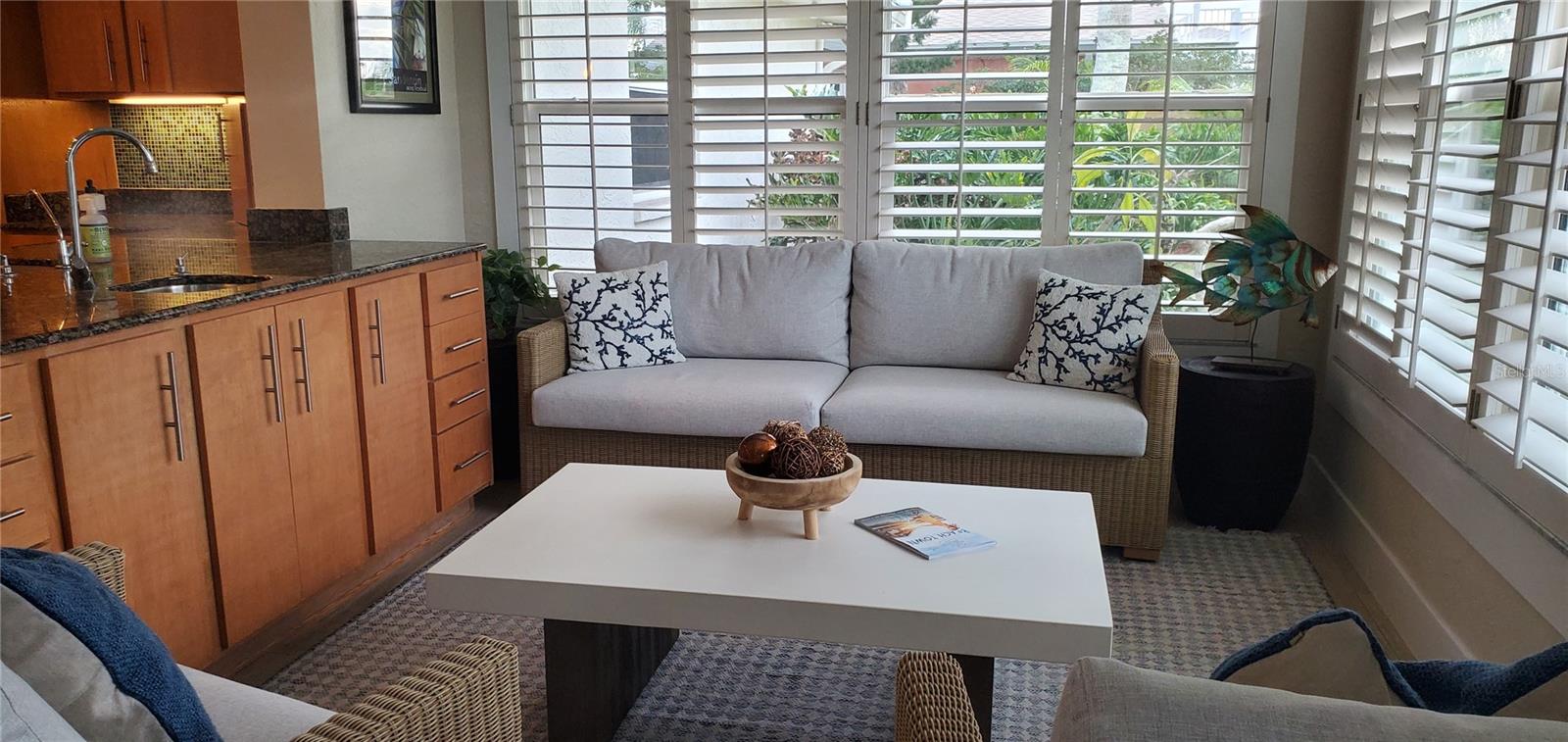 VENEZIA UNIT 05 - Residential Lease