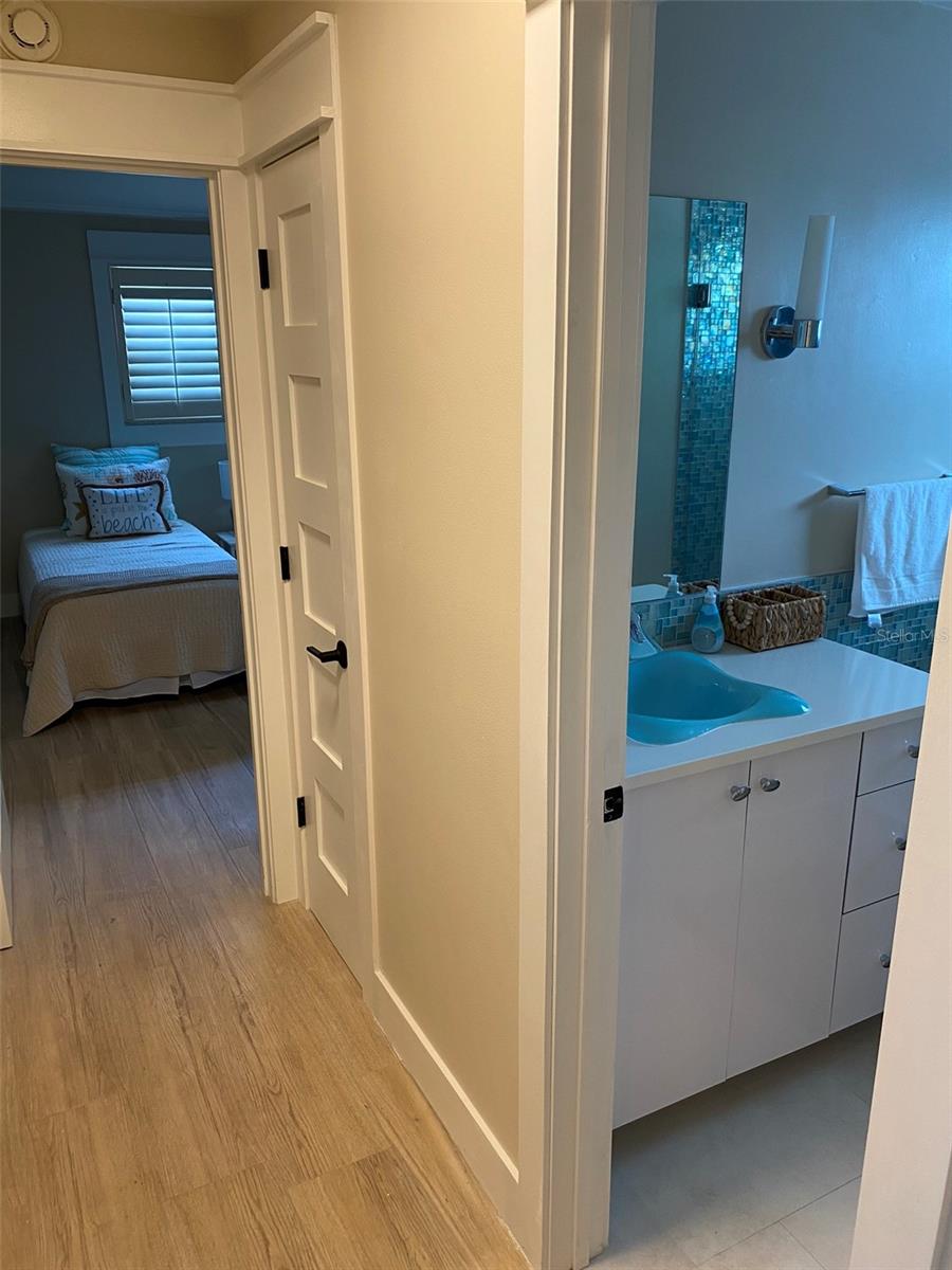 VENEZIA UNIT 05 - Residential Lease