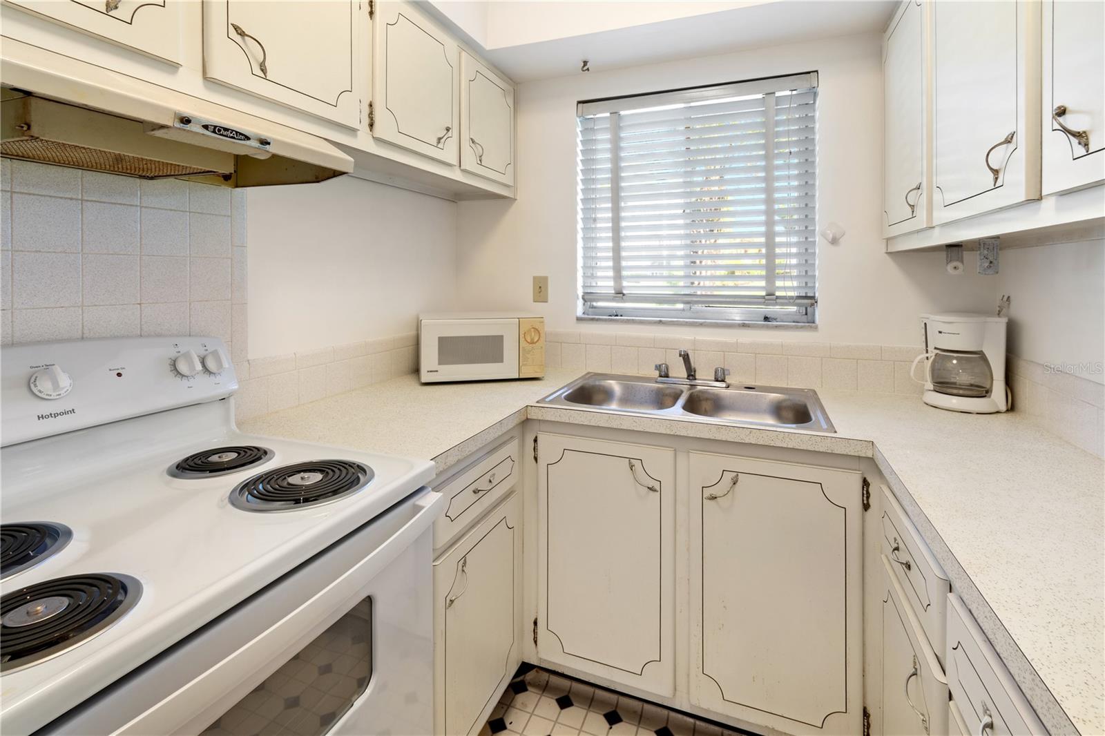 WINTER HAVEN HARBOUR APTS CONDO - Residential