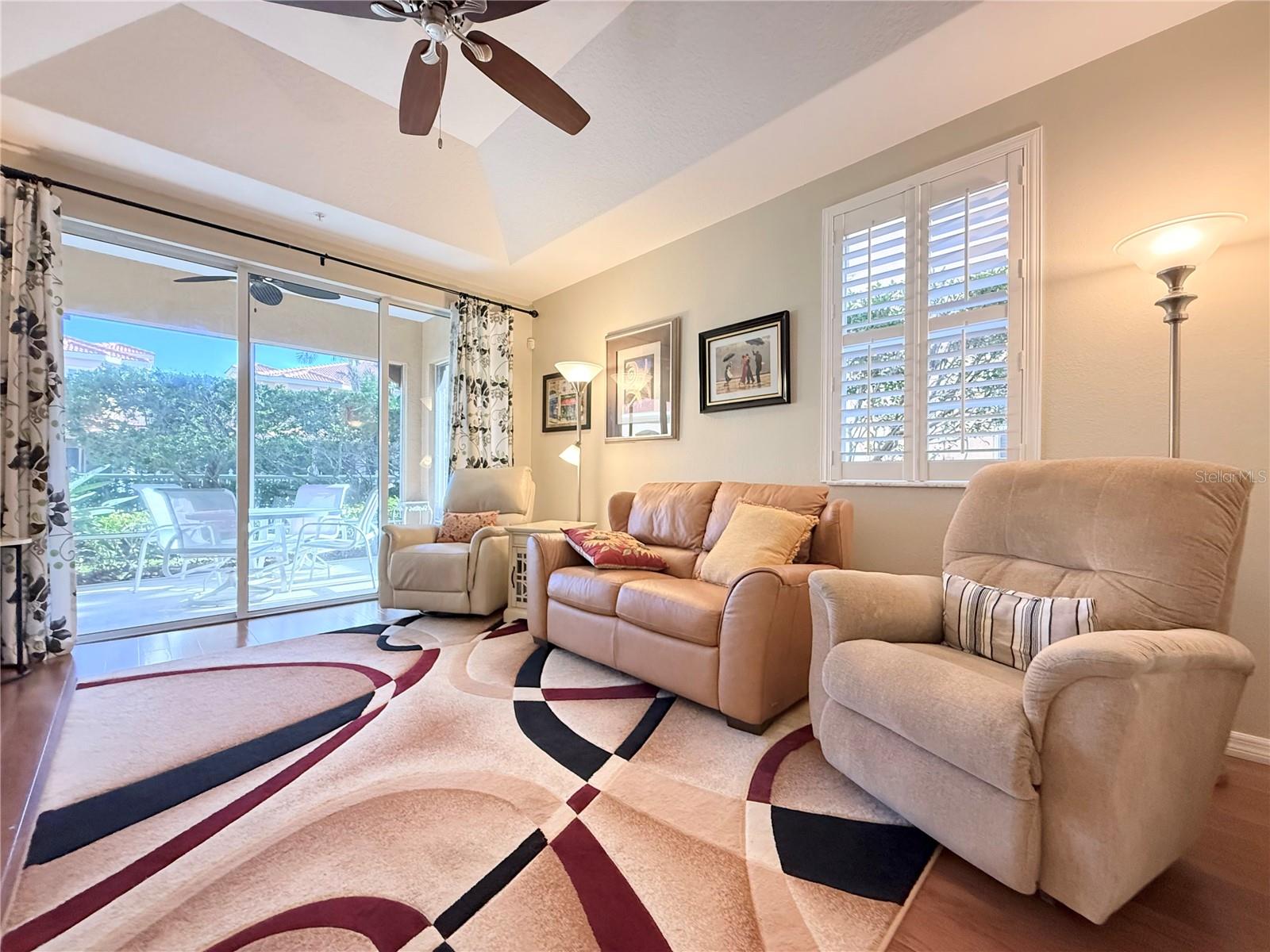 PALMER SQUARE WEST - Residential