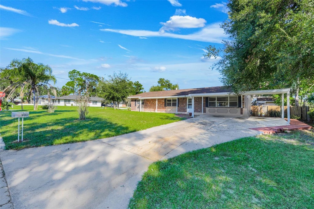 Photo of 990 Linden Street, Clermont, FL 34711 (MLS # G5119465)