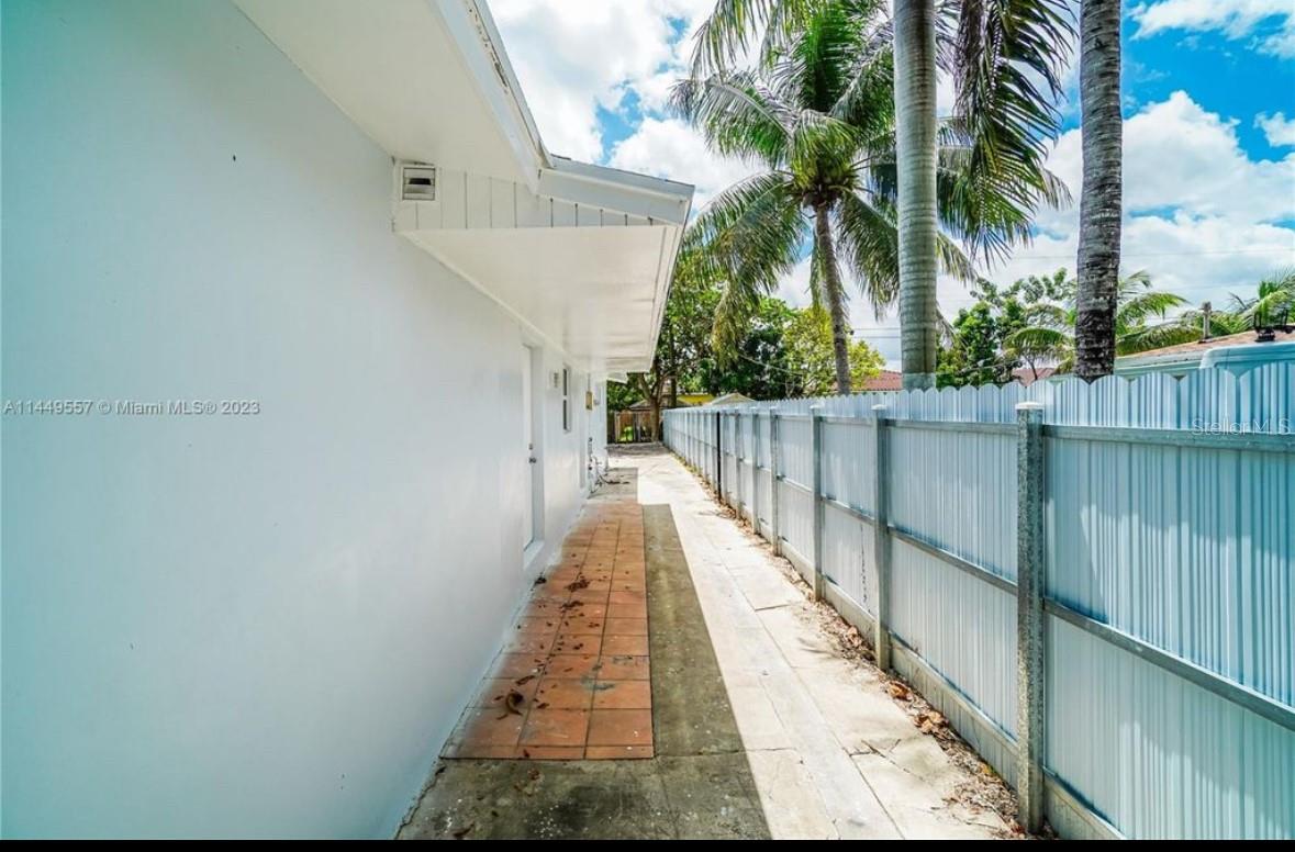 300 SW 8TH AVENUE