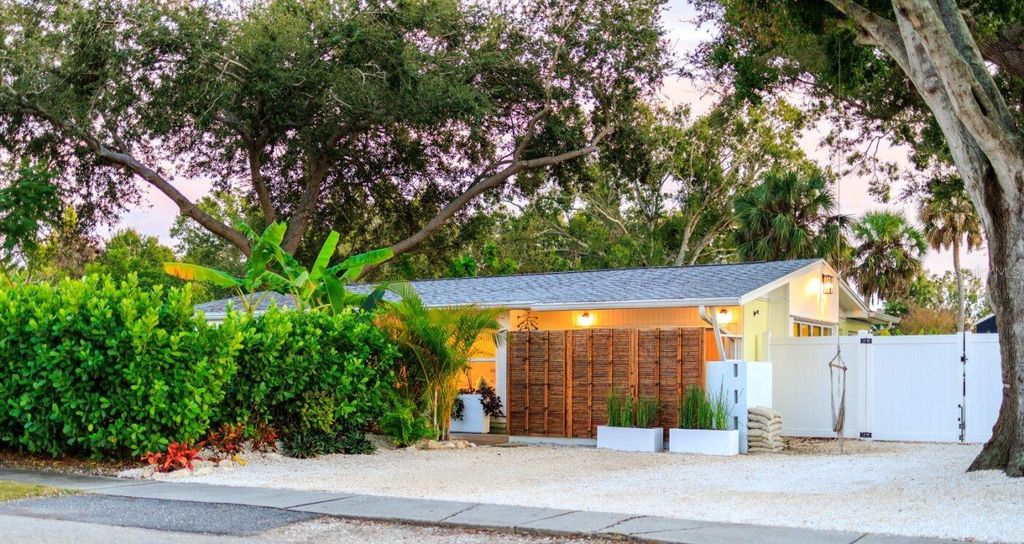 Photo of 2040 Palm Terrace, Sarasota, FL 34231 (MLS # A4661224)