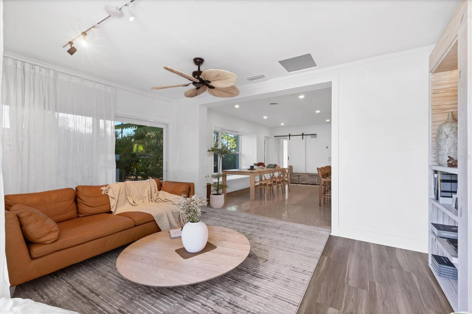 HARBOR OAKS - Residential