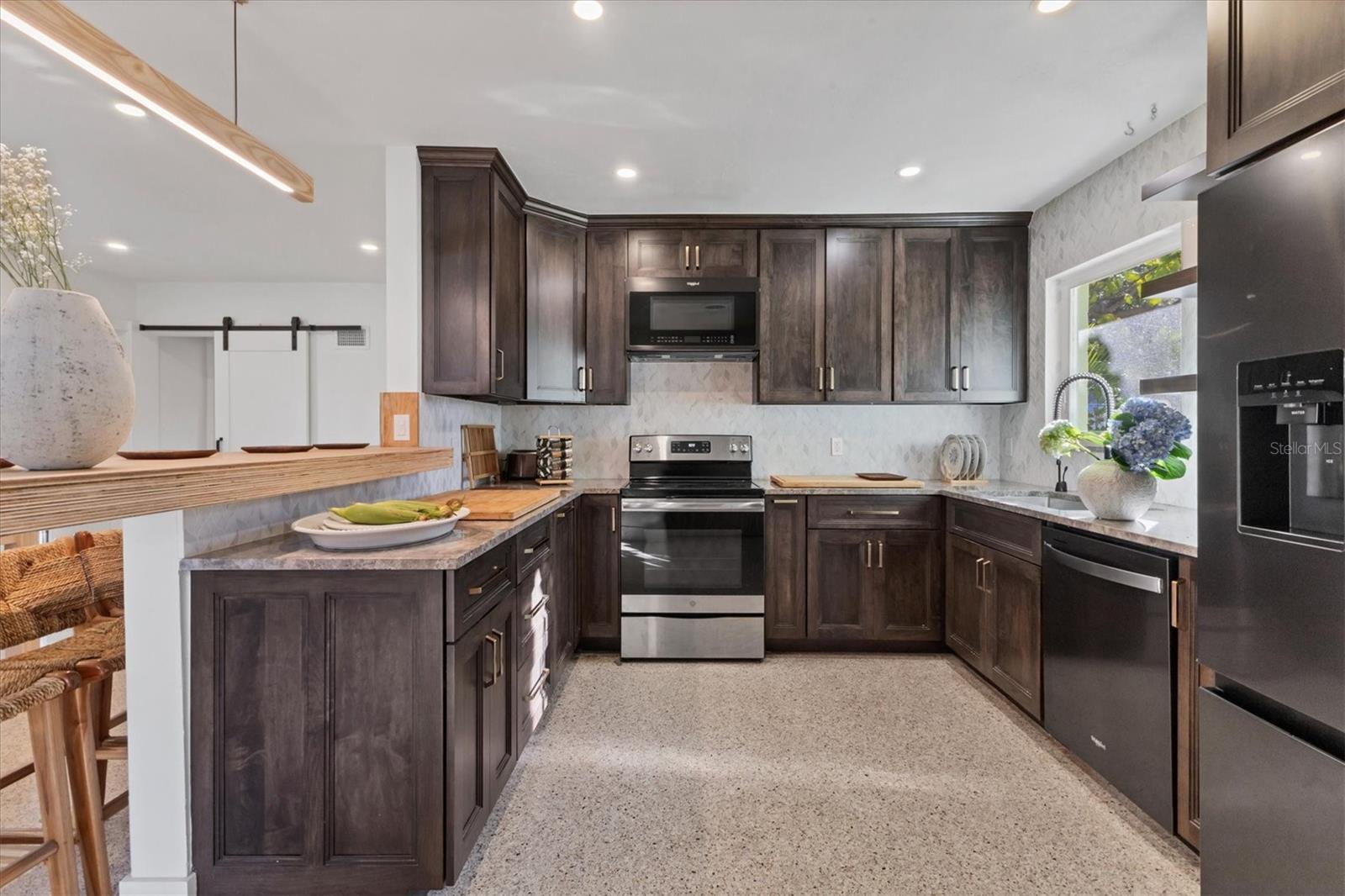 HARBOR OAKS - Residential