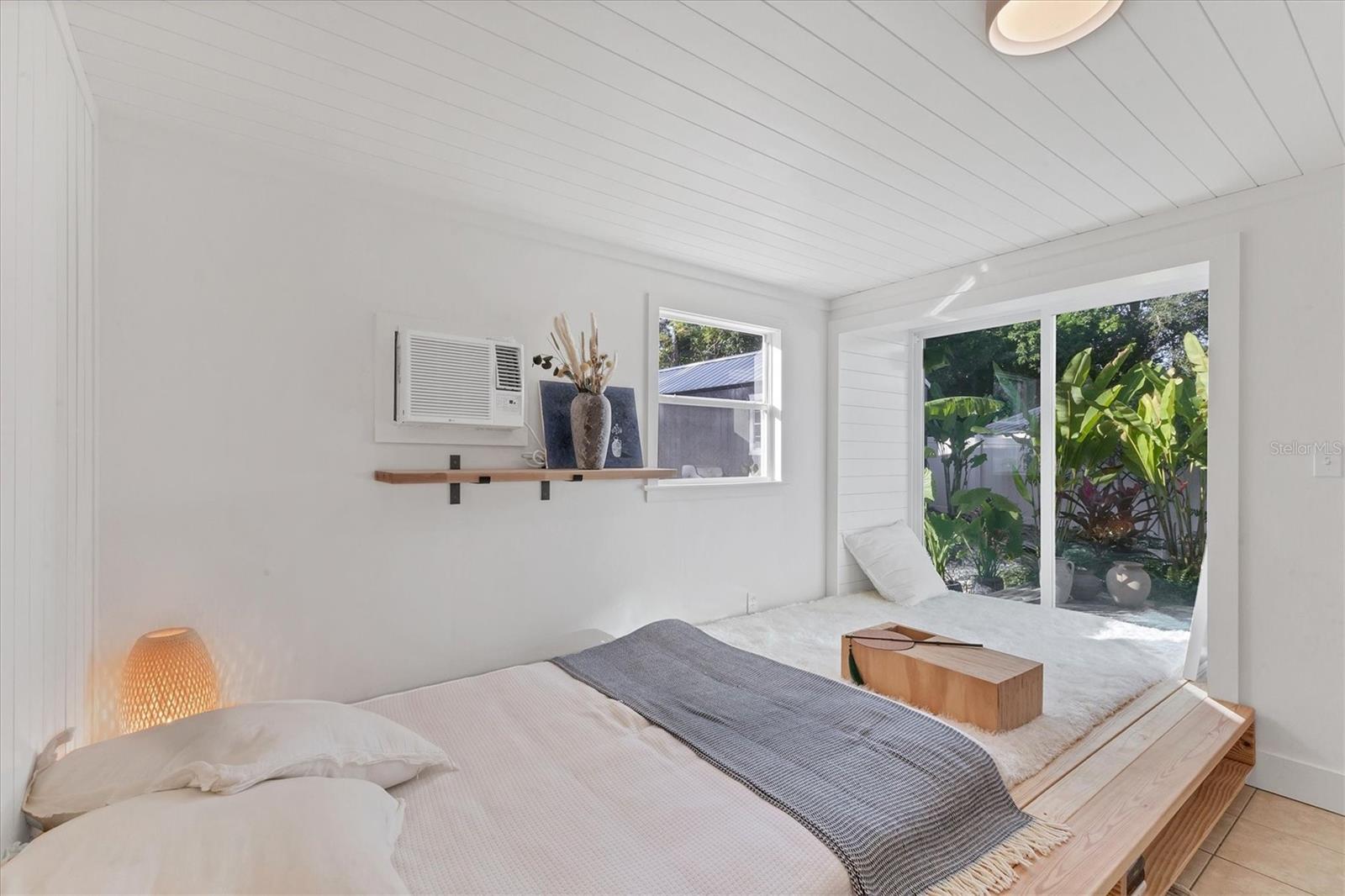 HARBOR OAKS - Residential