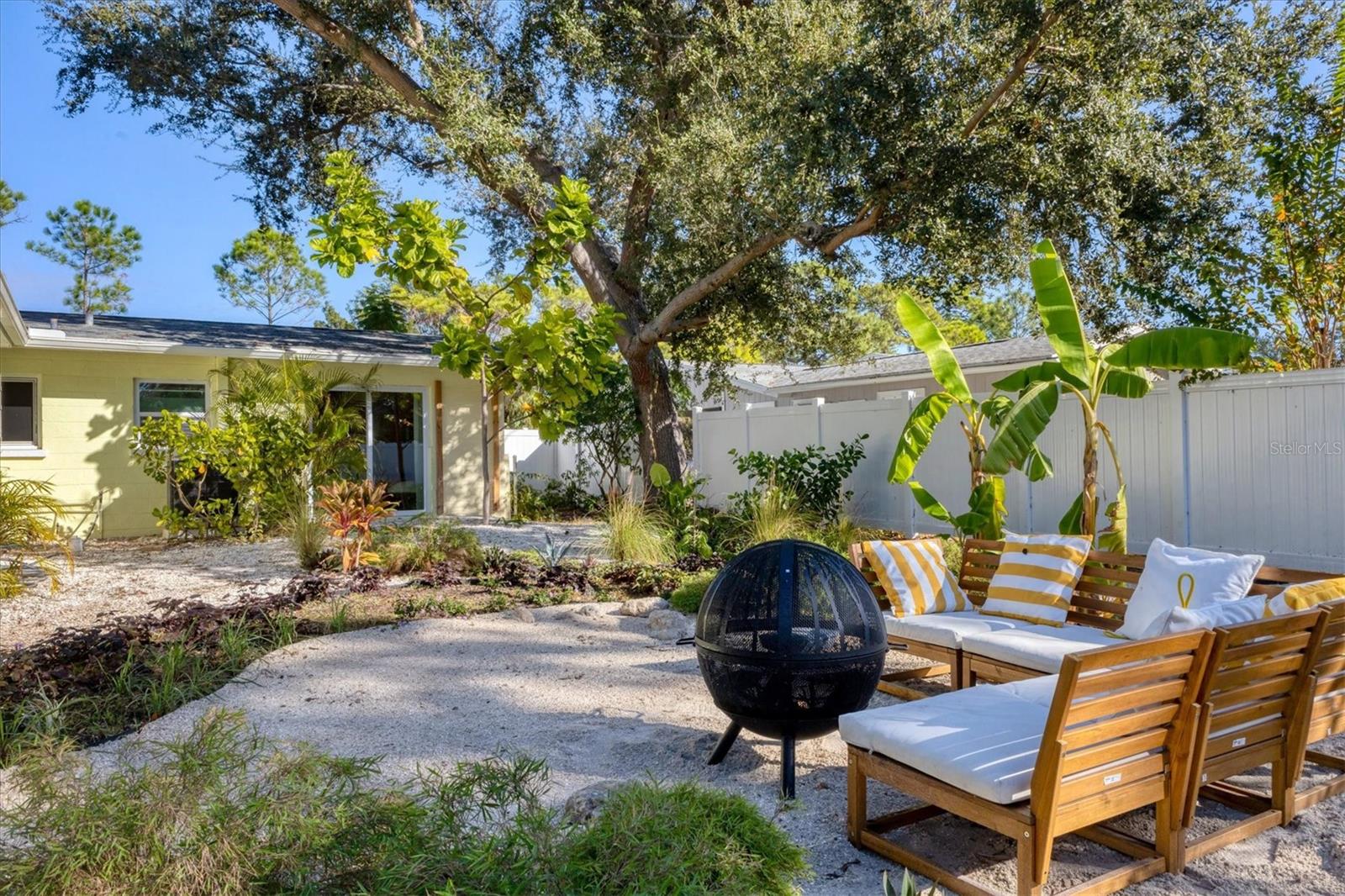 HARBOR OAKS - Residential