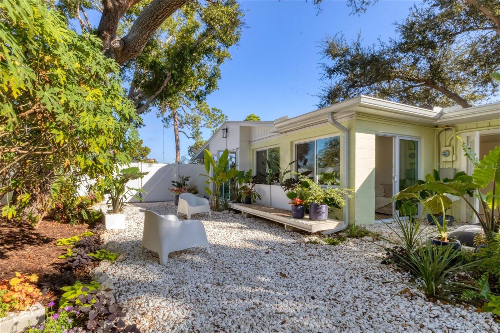 HARBOR OAKS - Residential