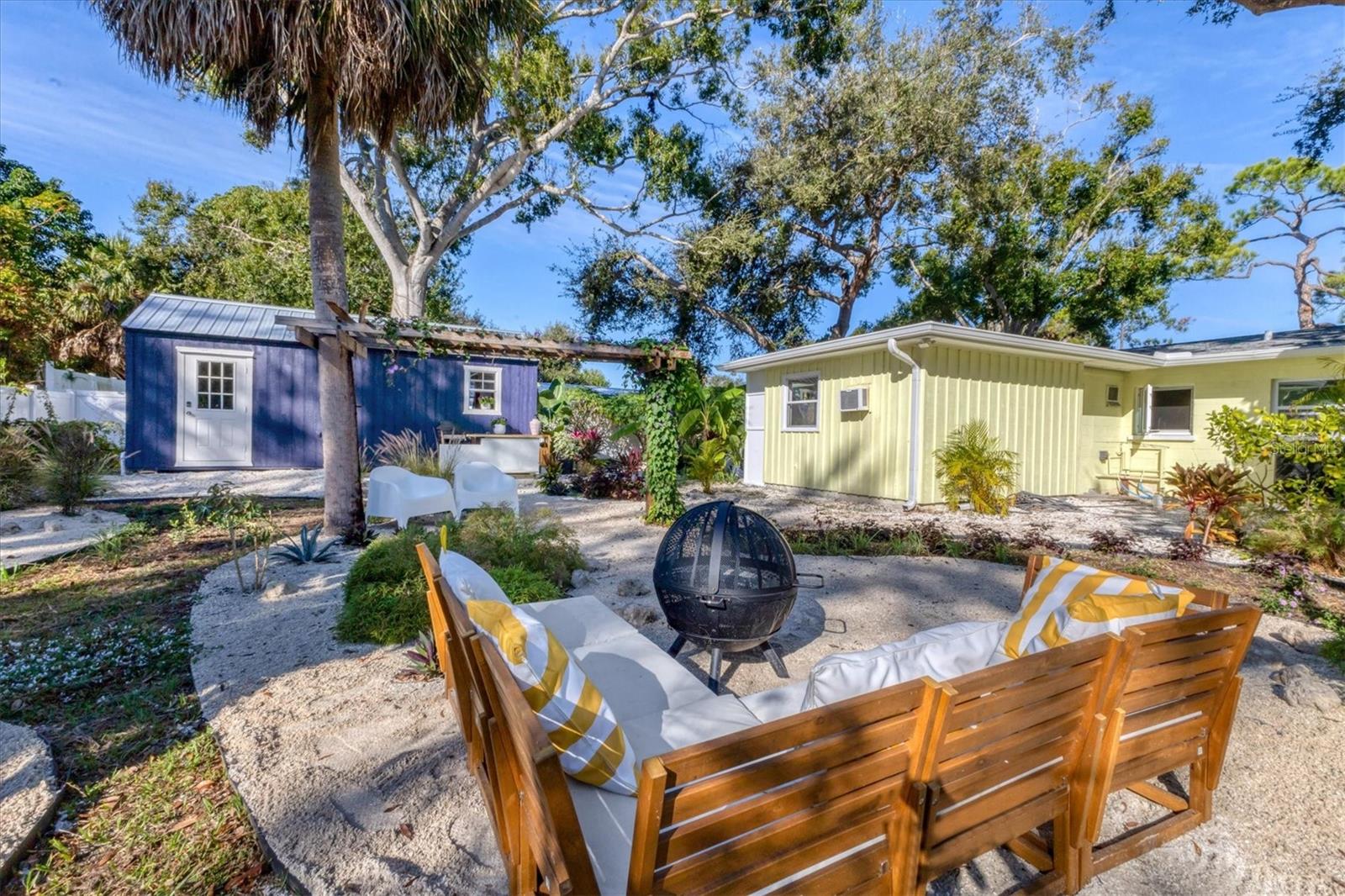 HARBOR OAKS - Residential