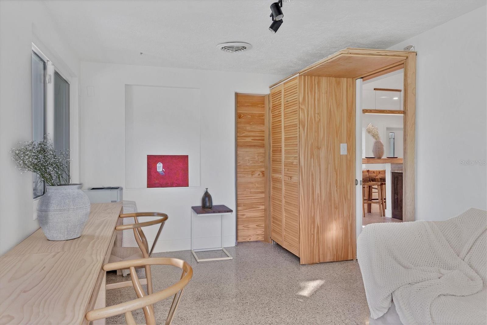 HARBOR OAKS - Residential