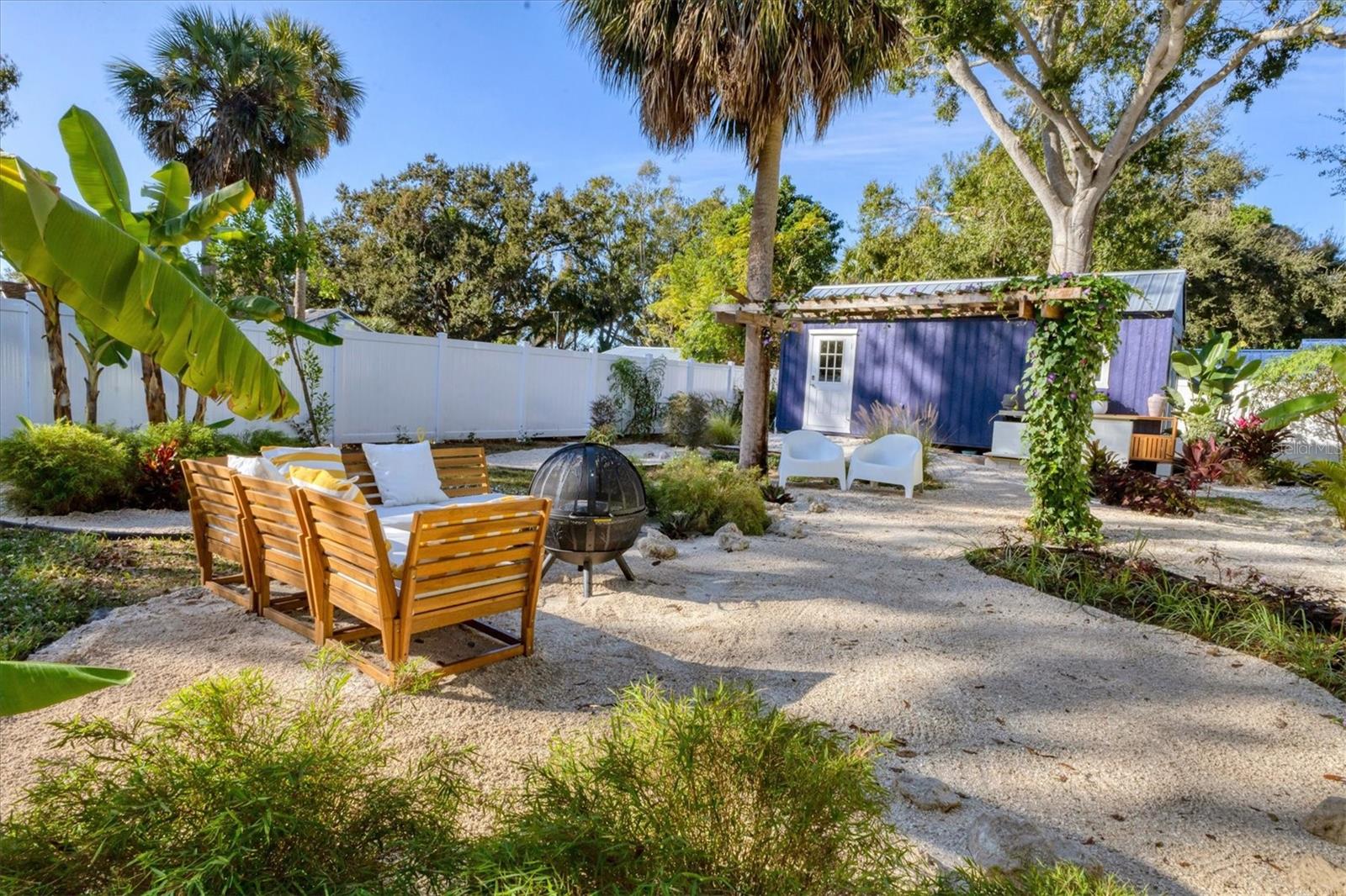 HARBOR OAKS - Residential