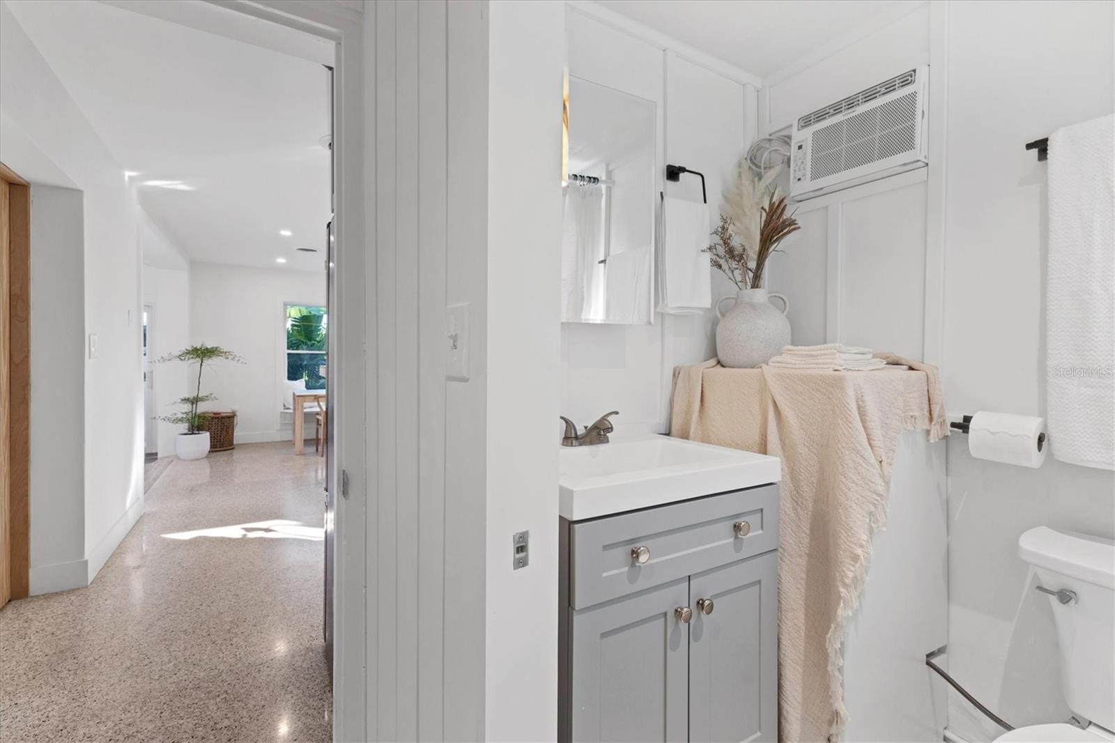 HARBOR OAKS - Residential