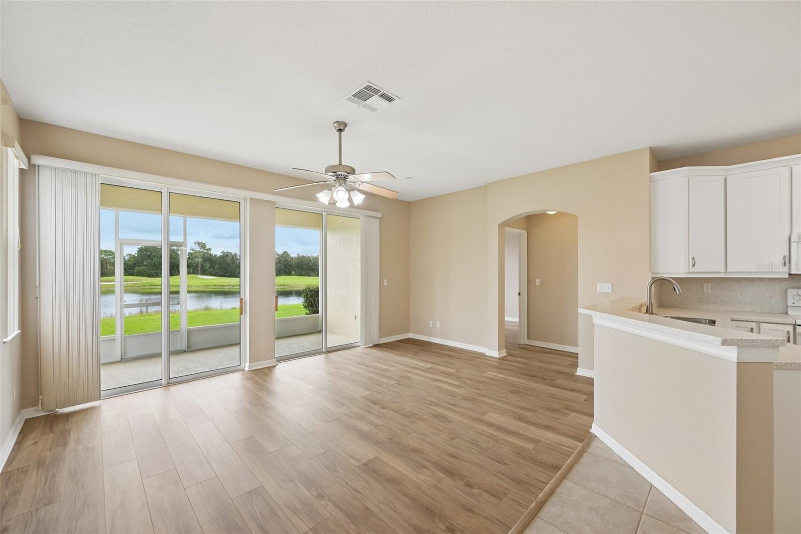 1933 INVERNESS GREENS DRIVE, SUN CITY CENTER, FL, 33573 4 1933 INVERNESS GREENS DRIVE
