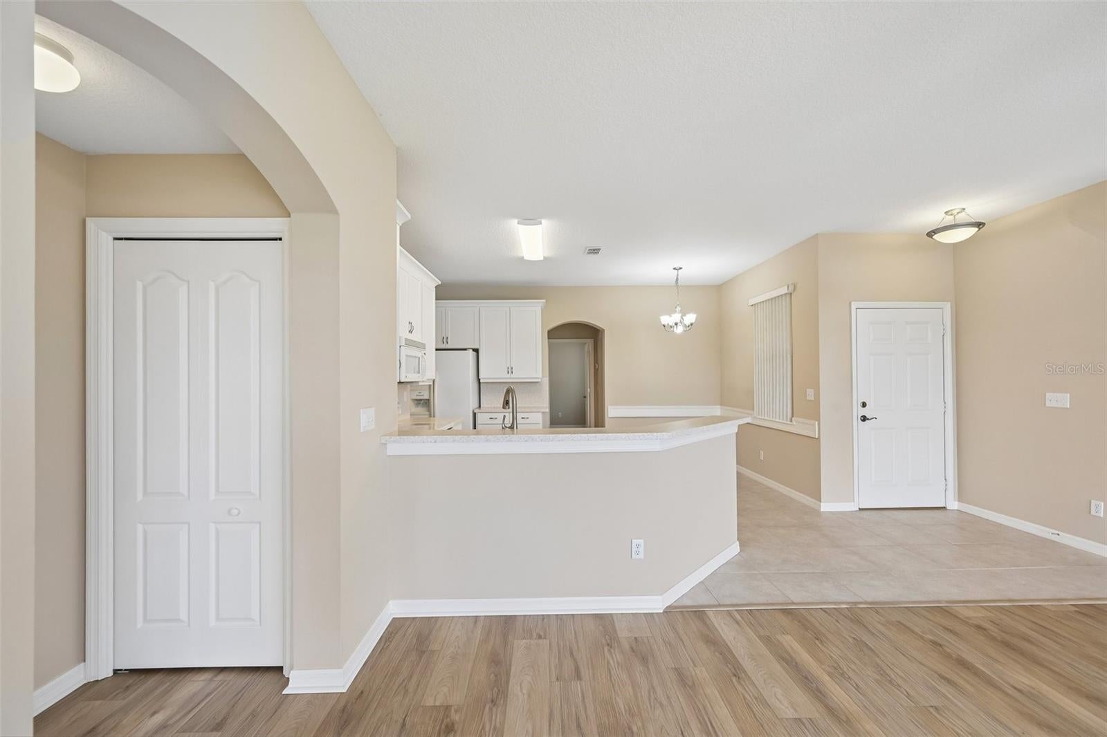 1933 INVERNESS GREENS DRIVE, SUN CITY CENTER, FL, 33573 3 1933 INVERNESS GREENS DRIVE