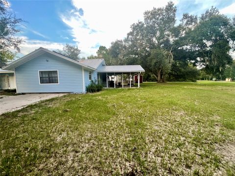 A home in DUNNELLON