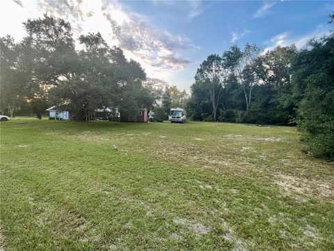 A home in DUNNELLON