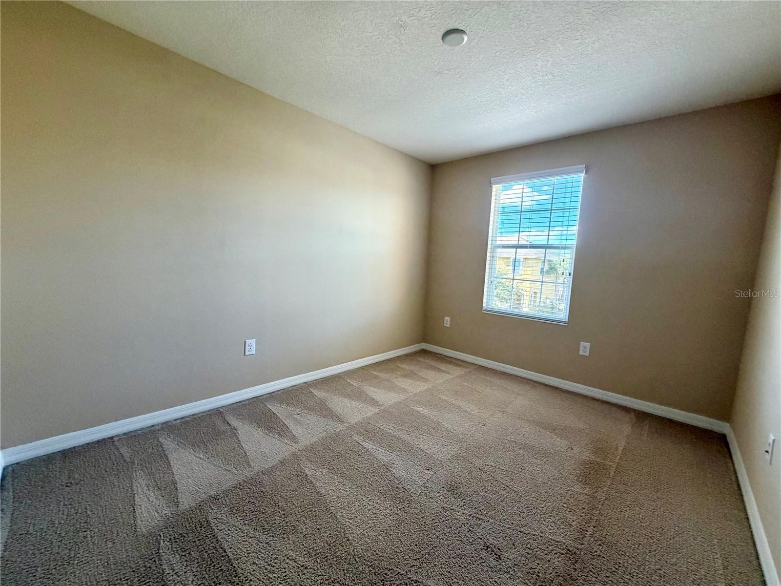 OAK CREEK - Residential Lease