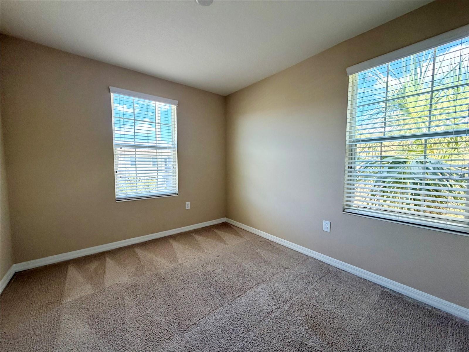 OAK CREEK - Residential Lease