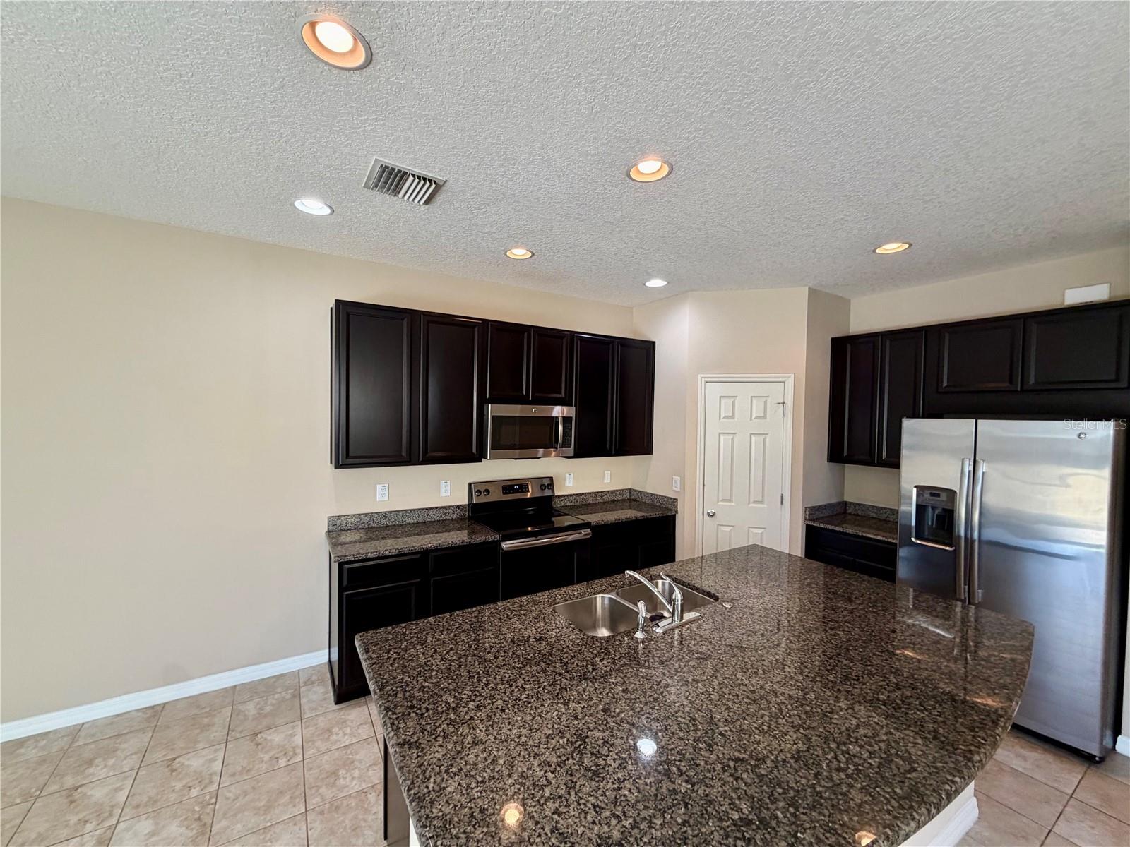 OAK CREEK - Residential Lease