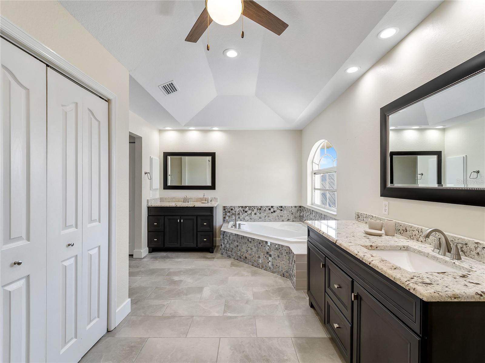 CHARLOTTE SHORES UNIT 1 - Residential