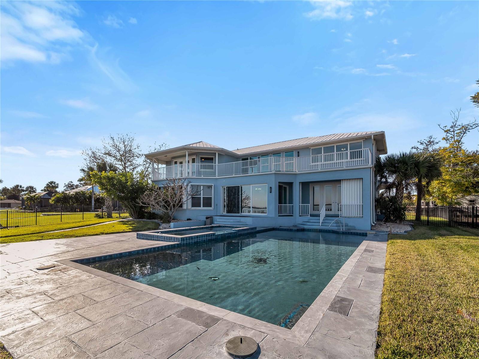 CHARLOTTE SHORES UNIT 1 - Residential