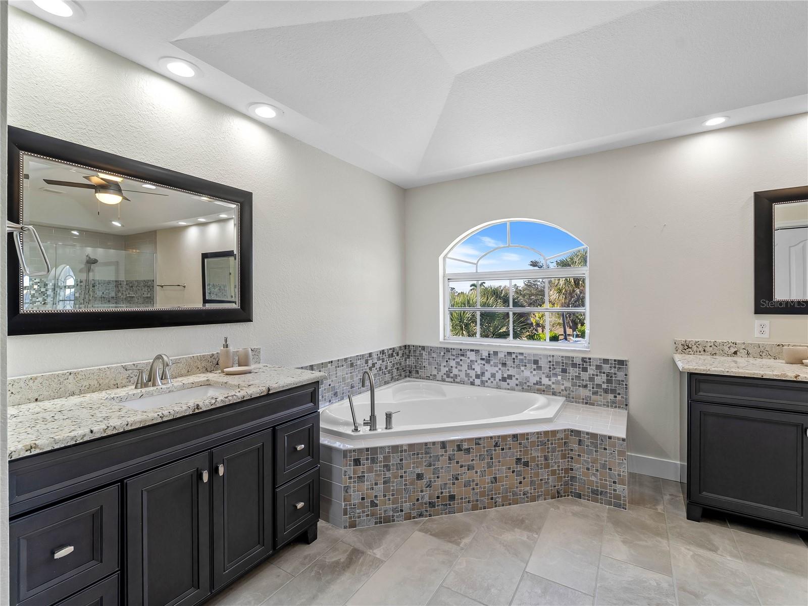 CHARLOTTE SHORES UNIT 1 - Residential